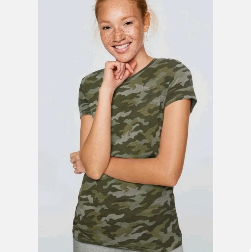 PINK camouflage crew neck tee